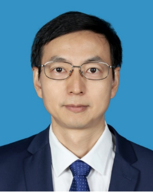 李威